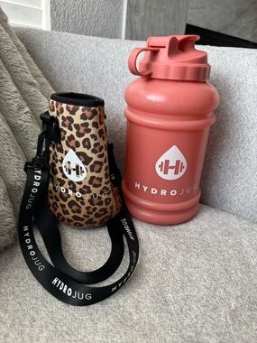 HydroJug 73 oz Coral Pink Water Bottle with Leopard Print Carrier